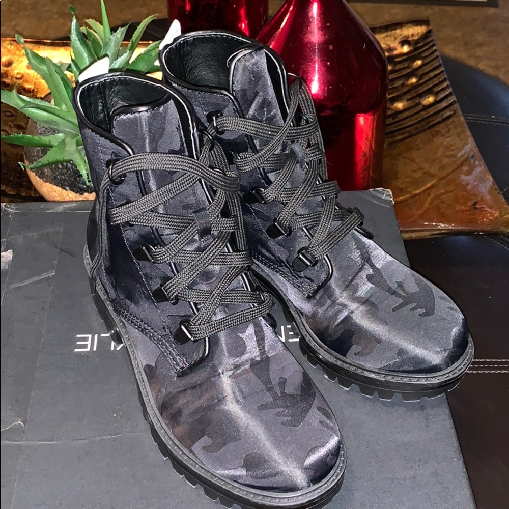 Kendall + Kylie women’s epic ankle boot
